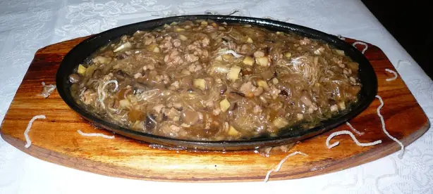 P1180314-HormigasSubenAlArbol – Foto: Error (CC BY-SA 3.0)