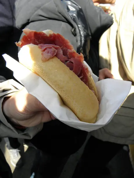 Foto von Spalla cotta di San Secondo klassisch – fertig angerichtet