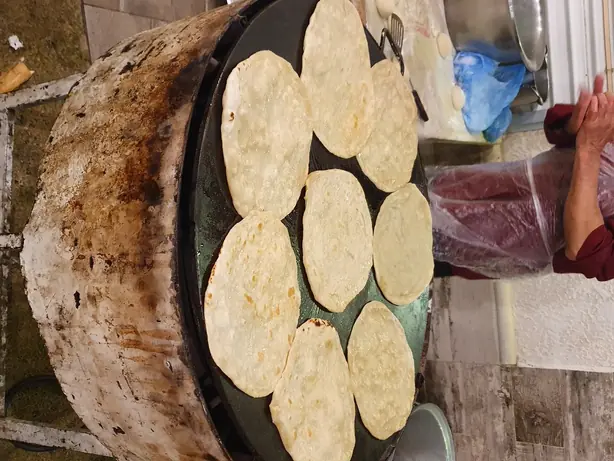 Foto von Klassisches Indisches Paratha – fertig angerichtet