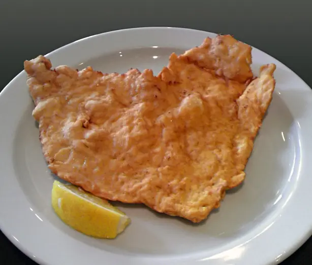 Foto von Pariser Schnitzel vom Kalb – fertig angerichtet