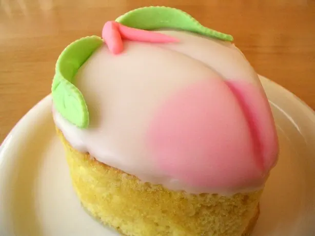 Peach castella – Foto: photo taken by flckr user Kank (CC BY 2.0)