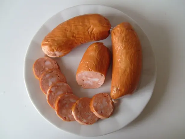 Foto von Böhmische Špekáček Speckwurst – fertig angerichtet