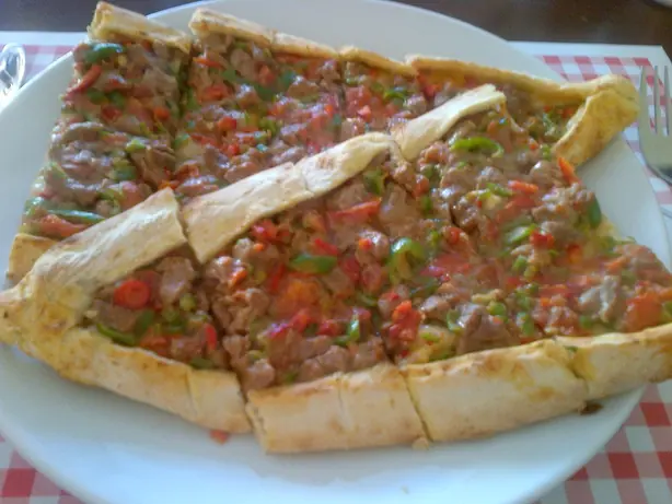 Pide (meal) – Foto: E4024 (CC BY-SA 4.0)