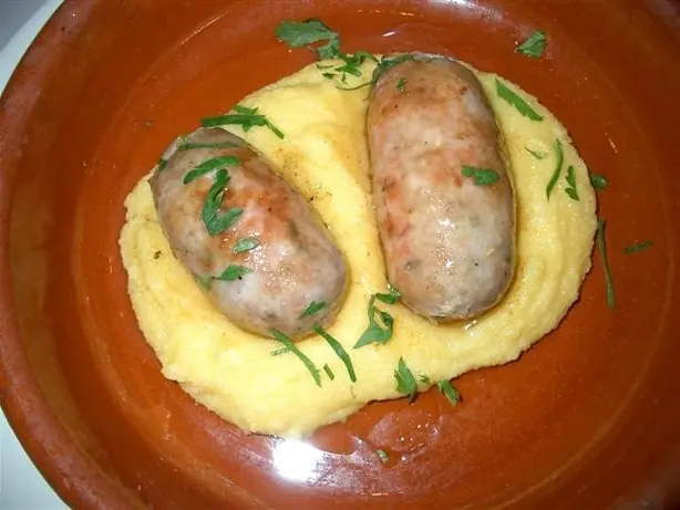 Foto von Frico friulano mit Kartoffeln – fertig angerichtet