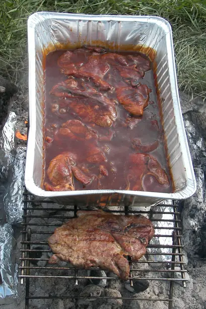 Foto von Amerikanische BBQ-Sauce klassisch – fertig angerichtet