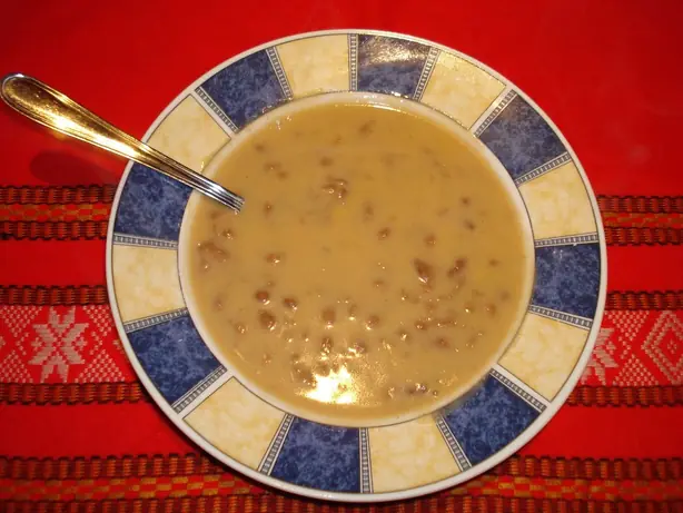Foto von Kroatische Pretepena Bohnensuppe – fertig angerichtet