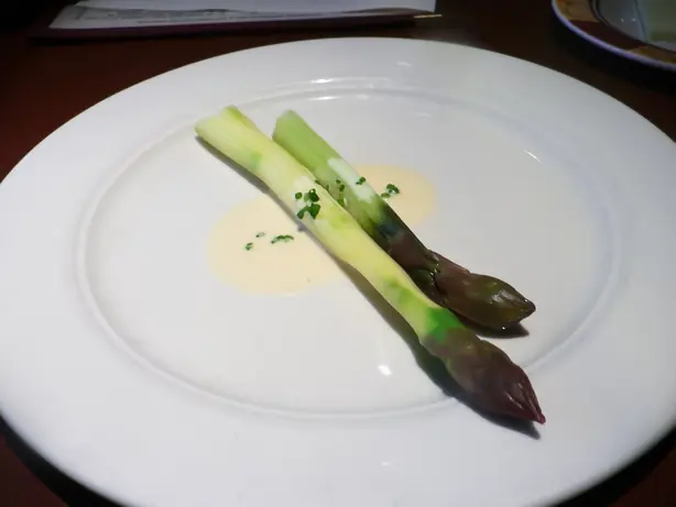 Foto von Klassische Französische Beurre blanc – fertig angerichtet