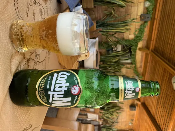 Foto von Griechisches Lagerbier Mythos-Art – fertig angerichtet