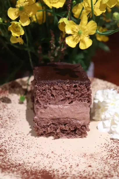 Foto von Ungarische Rigó Jancsi Schnitten – fertig angerichtet