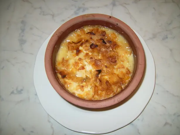 Foto von Klassisches Ägyptisches Om Ali – fertig angerichtet