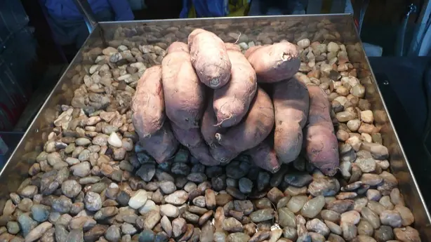 Roasted Sweet Potatoes in South Korea – Foto: Brücke-Osteuropa (CC0)