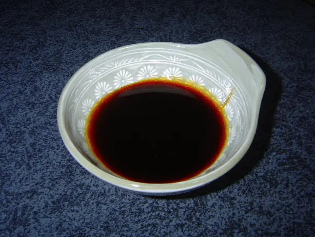 Foto von Hausgemachter Dattelsirup Silan – fertig angerichtet