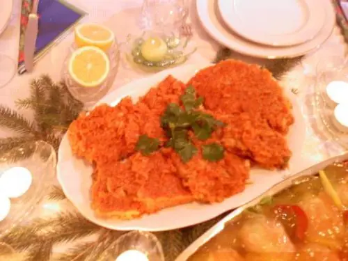 Foto von Polnischer Fisch Ryba po grecku – fertig angerichtet