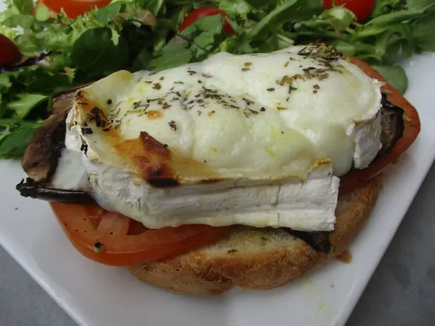 Salade de chèvre chaud 005 – Foto: Arnaud 25 (CC BY-SA 4.0)