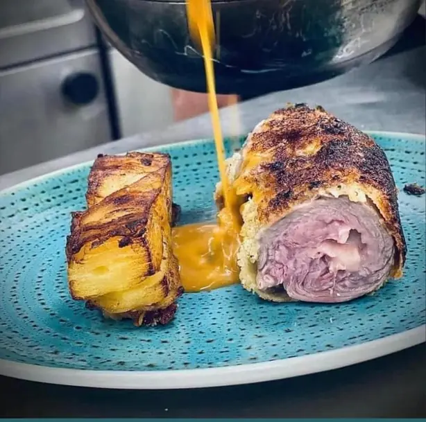 Foto von Saltimbocca alla romana Klassisch – fertig angerichtet