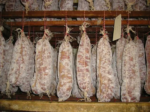 Saucisson 04 – Foto: User:Arnaud 25 (PUBLIC DOMAIN)