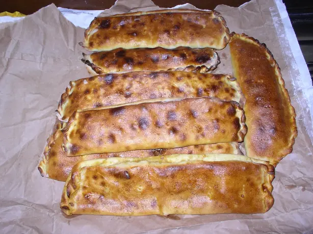 Foto von Sizilianische Scaccia mit Ricotta – fertig angerichtet