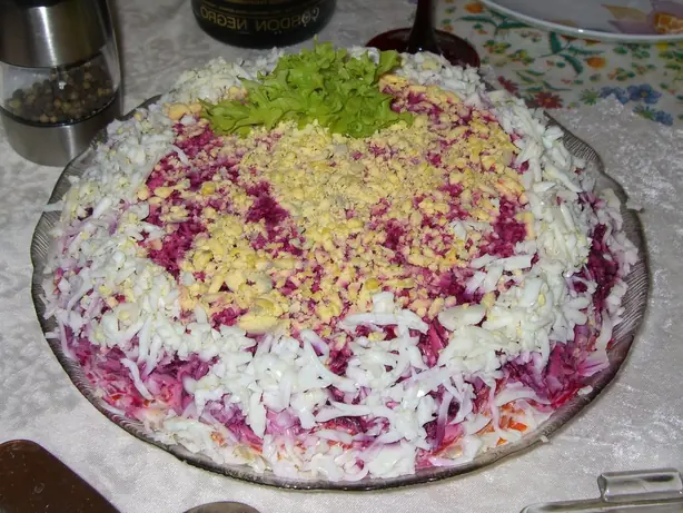 Foto von Russischer Hering im Pelzmantel – fertig angerichtet