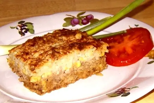 Foto von Klassischer Englischer Shepherd's Pie (2) – fertig angerichtet