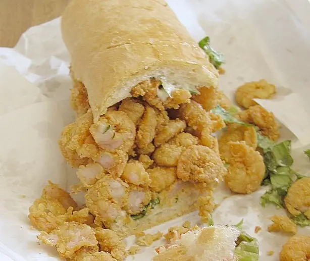 Foto von New Orleans Shrimp Po’boy Klassisch – fertig angerichtet