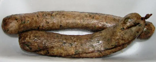 Foto von Cajun-Boudin noir aus Louisiana – fertig angerichtet