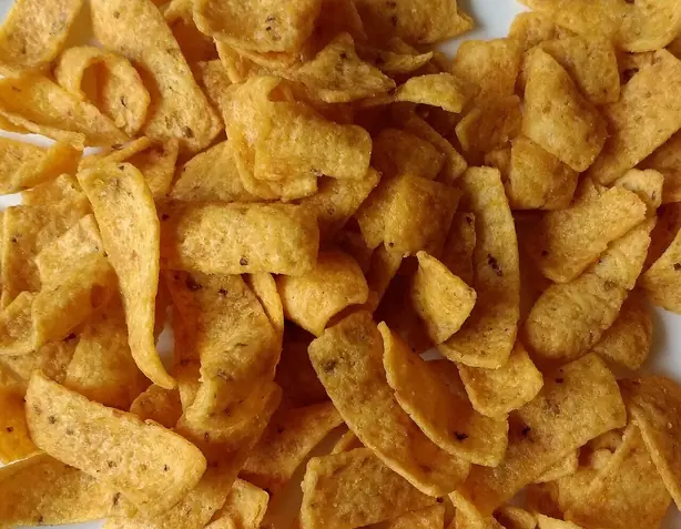 Foto von Hausgemachte Maischips (Corn Chips) – fertig angerichtet