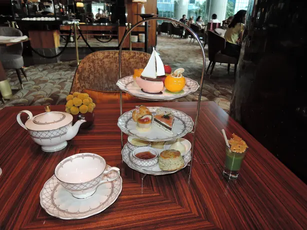 Wikipedia-Bild - Afternoon_meal_in_Tiffin.jpg - Foto: Peachyeung316 - CC BY-SA 4.0