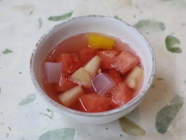 Foto von Hwachae - Erfrischende Koreanische Wassermelonen-Bowle (Subak-hwachae) – fertig angerichtet