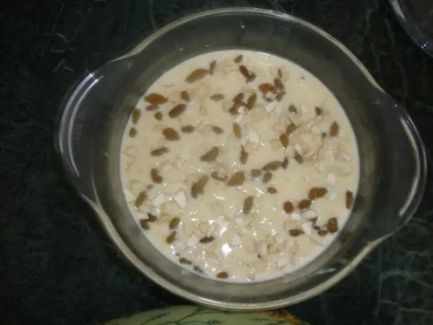 Foto von Indisches Payasam (Cremiger Reispudding mit Safran & Kardamom) – fertig angerichtet