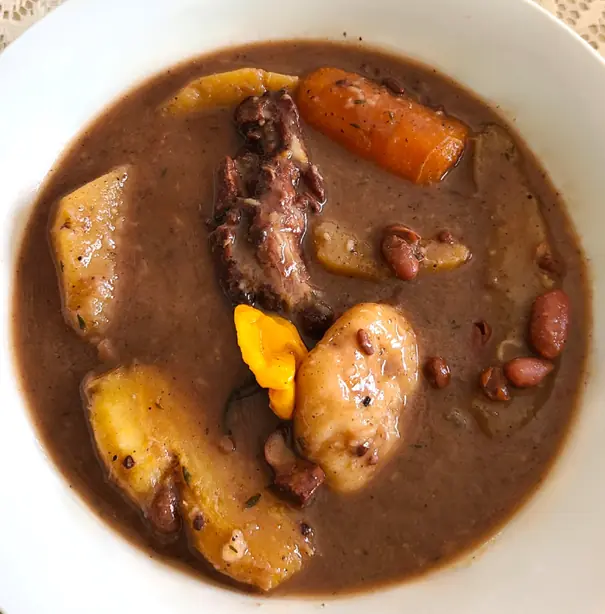 Foto von Jamaikanische Red Peas Soup (Rote-Erbsen-Suppe) – fertig angerichtet