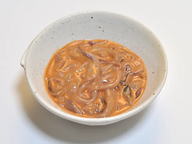 Foto von Japanisches Shiokara – fertig angerichtet