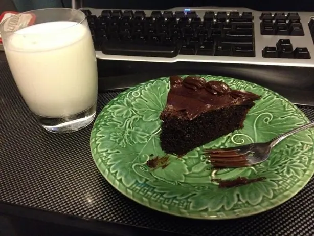 Foto von Joffre Torte - Der historische Schokoladen-Klassiker aus Bukarest – fertig angerichtet