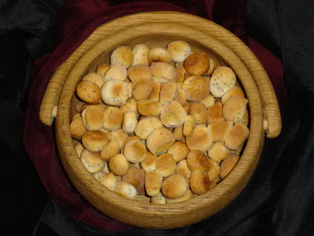 Foto von Kūčiukai (Litauische Weihnachtskekse) – fertig angerichtet