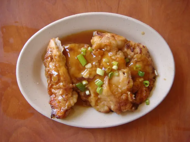 Foto von Klassische Chinesische Pflaumensauce – fertig angerichtet