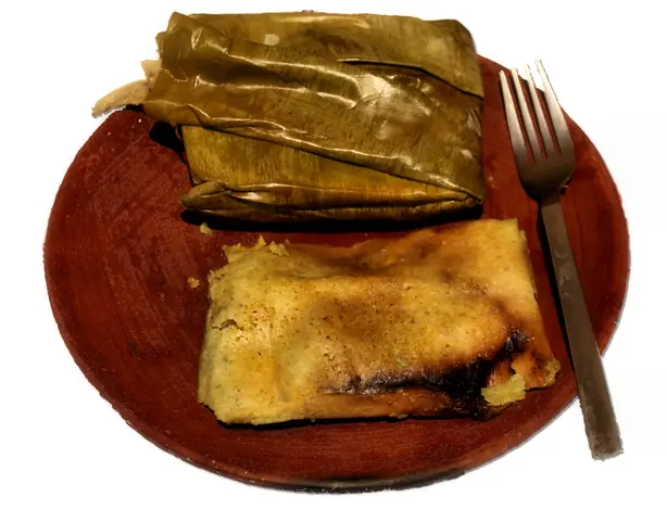 Foto von Klassische Mesoamerikanische Tamales – fertig angerichtet