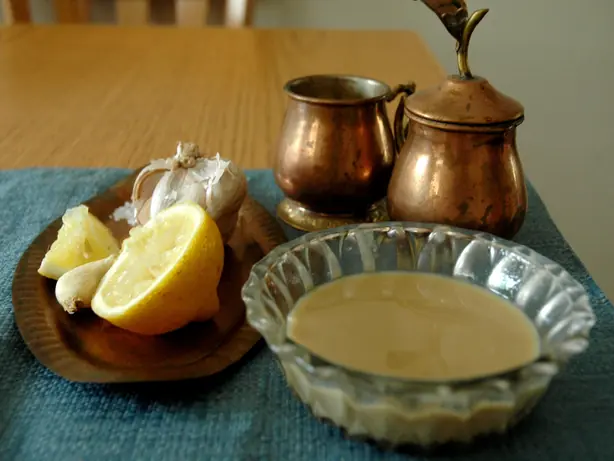 Foto von Klassische Tahini-Sauce – fertig angerichtet