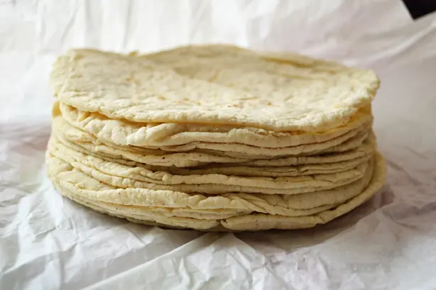 Foto von Klassische Weizen-Tortillas – fertig angerichtet