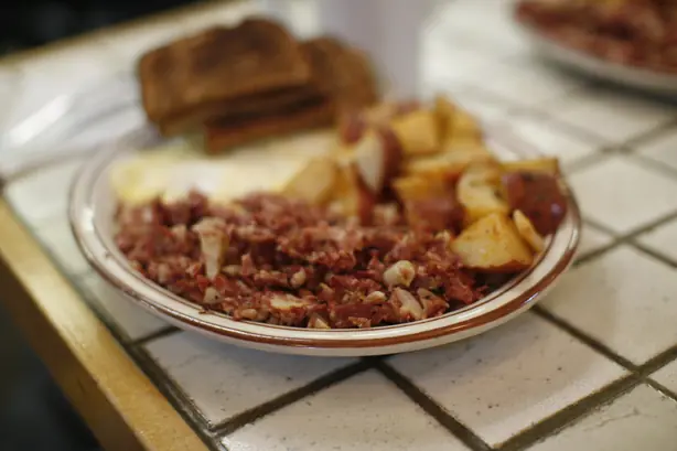 Foto von Klassisches Corned Beef Hash – Das Original aus den USA – fertig angerichtet