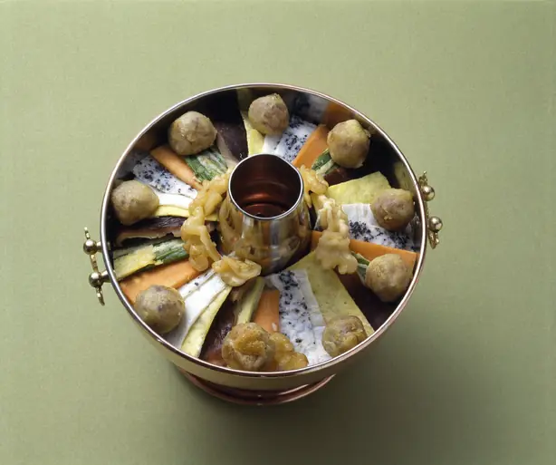 Foto von Königlicher Feuertopf (Sinseollo) – fertig angerichtet