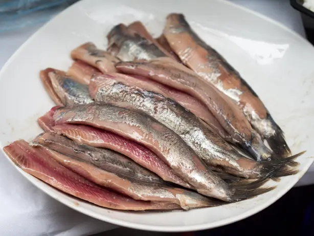 Foto von Matjes (Soused Herring) – fertig angerichtet