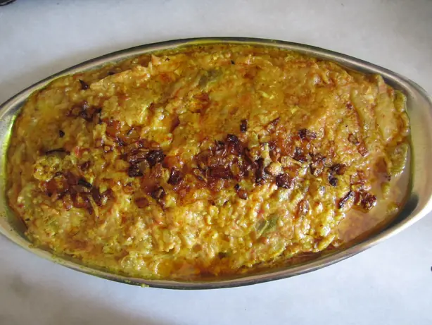 Foto von Mirza Ghassemi – Persischer Auberginen-Dip mit rauchiger Note – fertig angerichtet