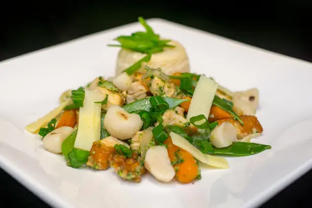 Foto von Moo Goo Gai Pan – Der zarte Kantonesische Klassiker – fertig angerichtet