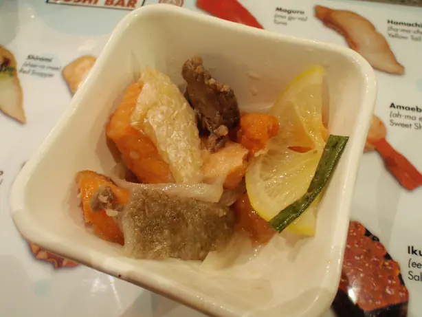 Foto von Nanbanzuke - Japanischer Brathering in Süß-Sauer-Marinade – fertig angerichtet