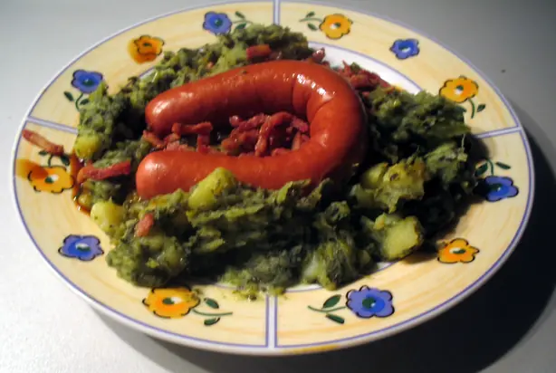 Foto von Niederländischer Stamppot – fertig angerichtet