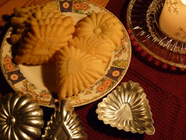 Foto von Norwegische Sandbakkels (Sandbakelse) – fertig angerichtet