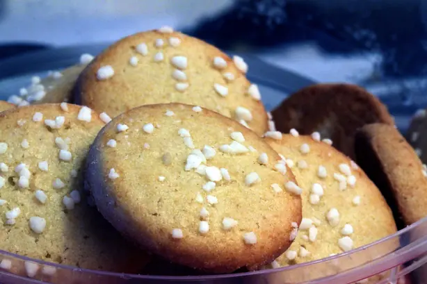 Foto von Norwegische Serinakaker (Weihnachtsplätzchen) – fertig angerichtet