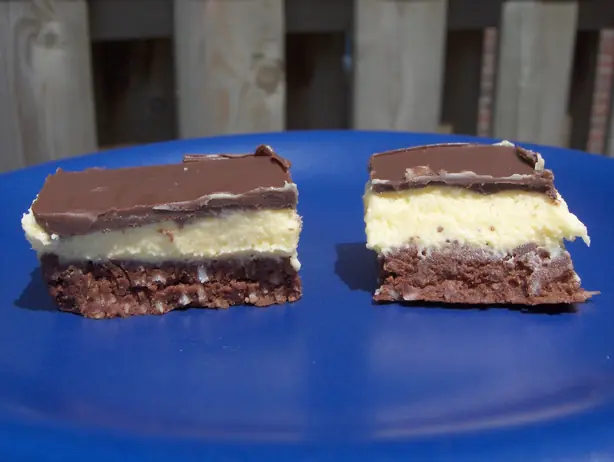 Foto von Original Nanaimo Bars - Der kanadische Kult-Klassiker – fertig angerichtet