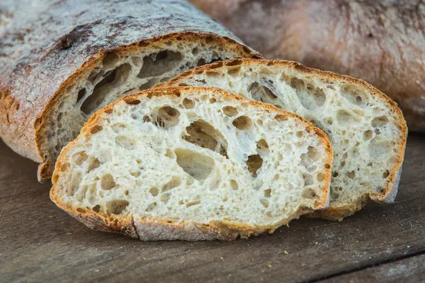 Foto von Pão de Mafra (Portugiesisches Landbrot) – fertig angerichtet