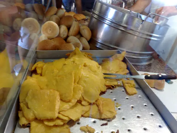 Foto von Panelle (Sizilianische Kichererbsen-Krapfen) – fertig angerichtet