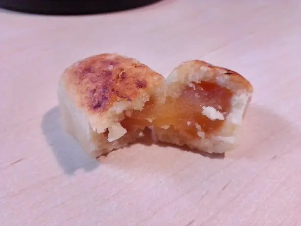 Foto von Pastel de Gloria (Kolumbianische Guaven-Blätterteigtaschen) – fertig angerichtet